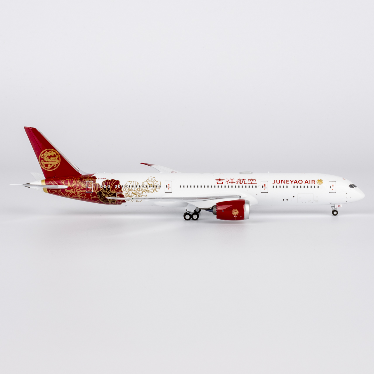 NG Models 1:400 Juneyao Airlines B-226M Boeing 787-9 - Image 6