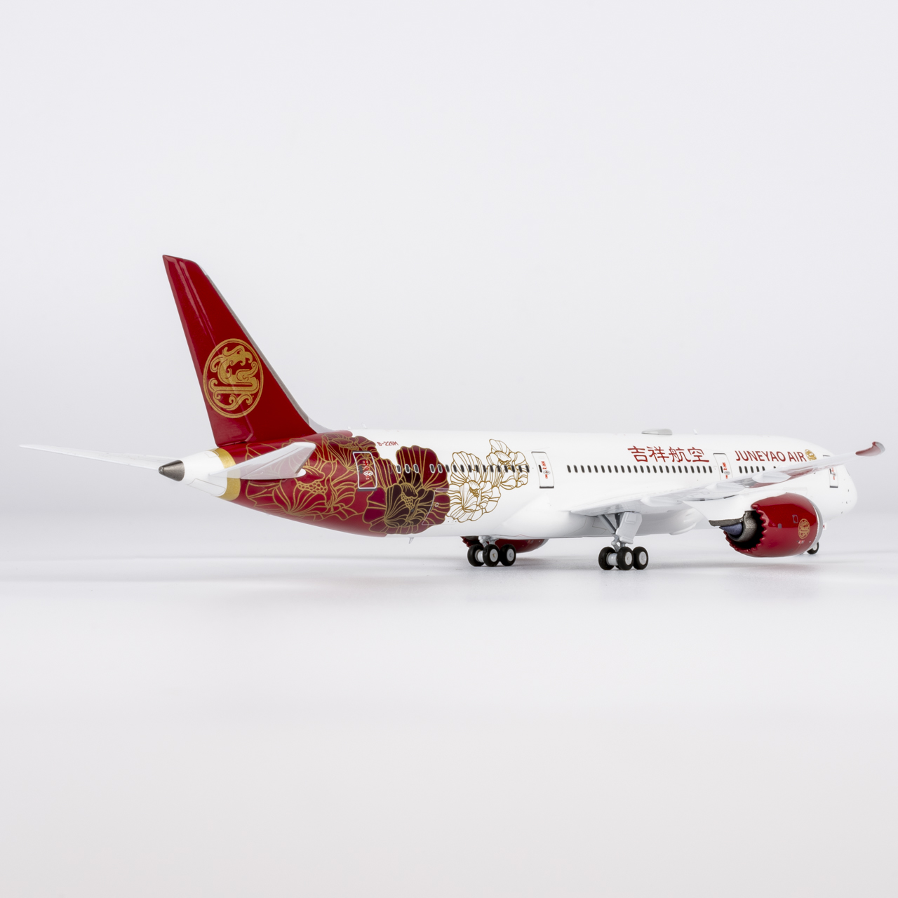 NG Models 1:400 Juneyao Airlines B-226M Boeing 787-9 - Image 7