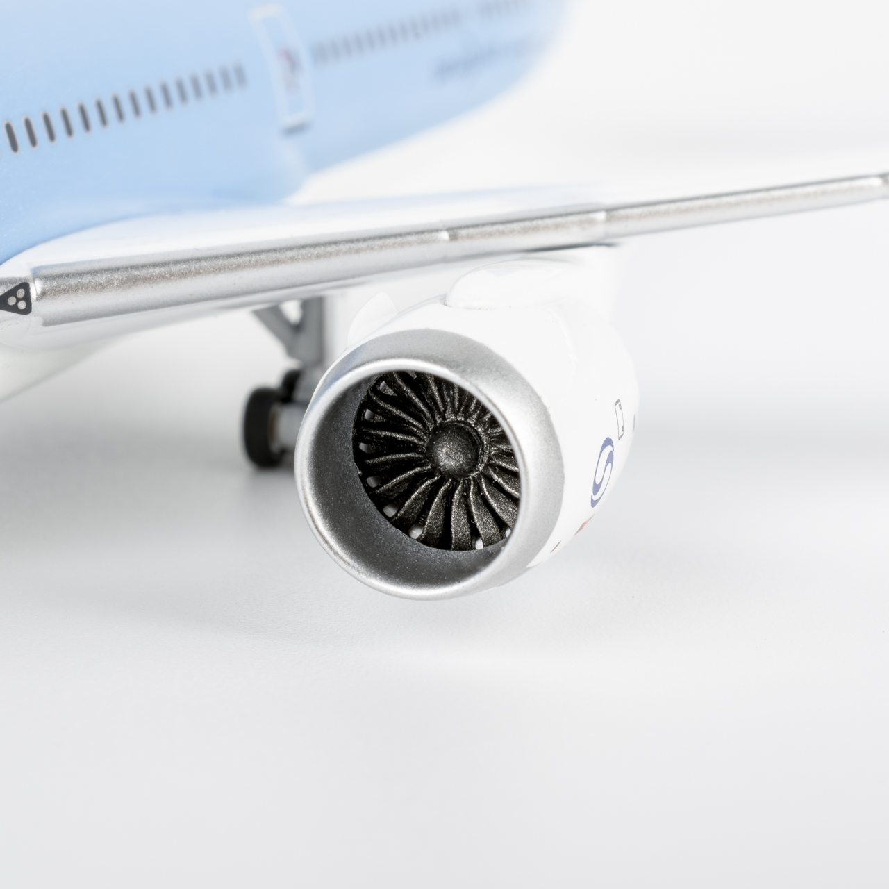 NG Models 1:400 Korean Air HL8515 Boeing 787-10 - Image 8