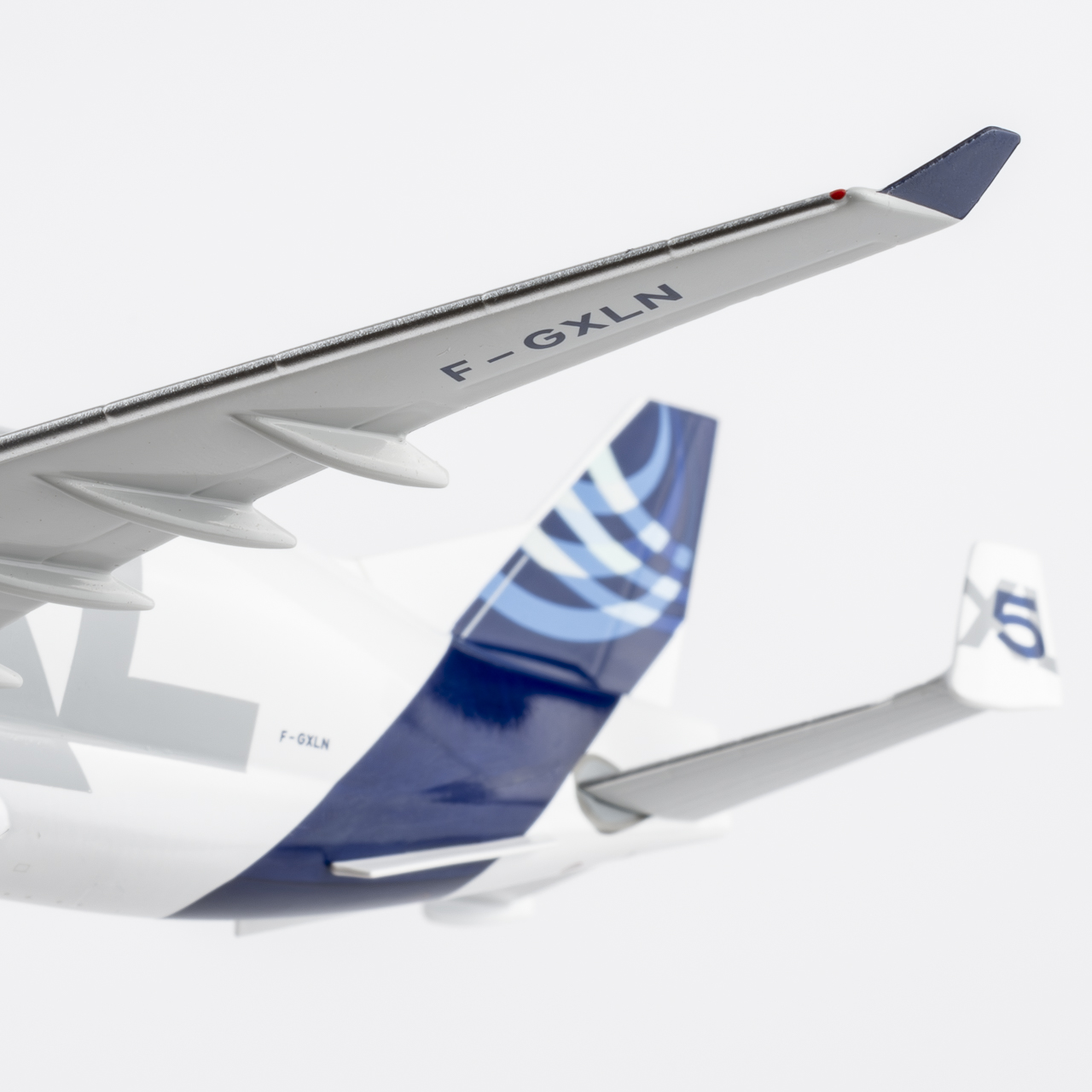 NG Models 1:400 Airbus Transport International F-GXLN Airbus A330-700 - Image 8