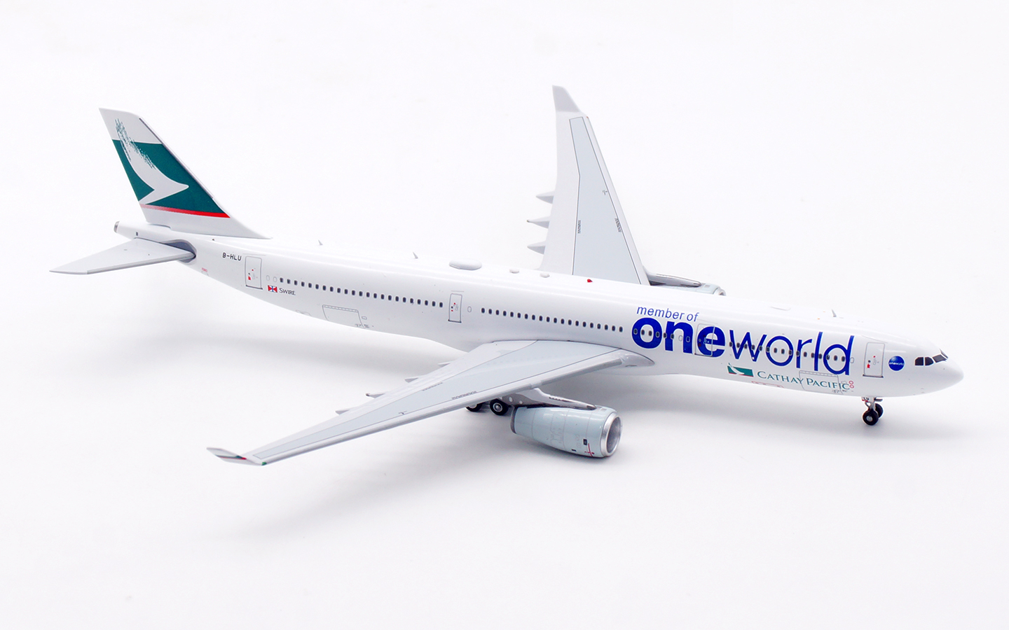 Aviation 400 1:400 Cathay Pacific Airways B-HLU Airbus A330-300 - Image 3