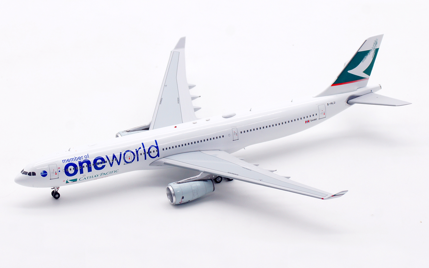 Aviation 400 1:400 Cathay Pacific Airways B-HLU Airbus A330-300 - Image 4