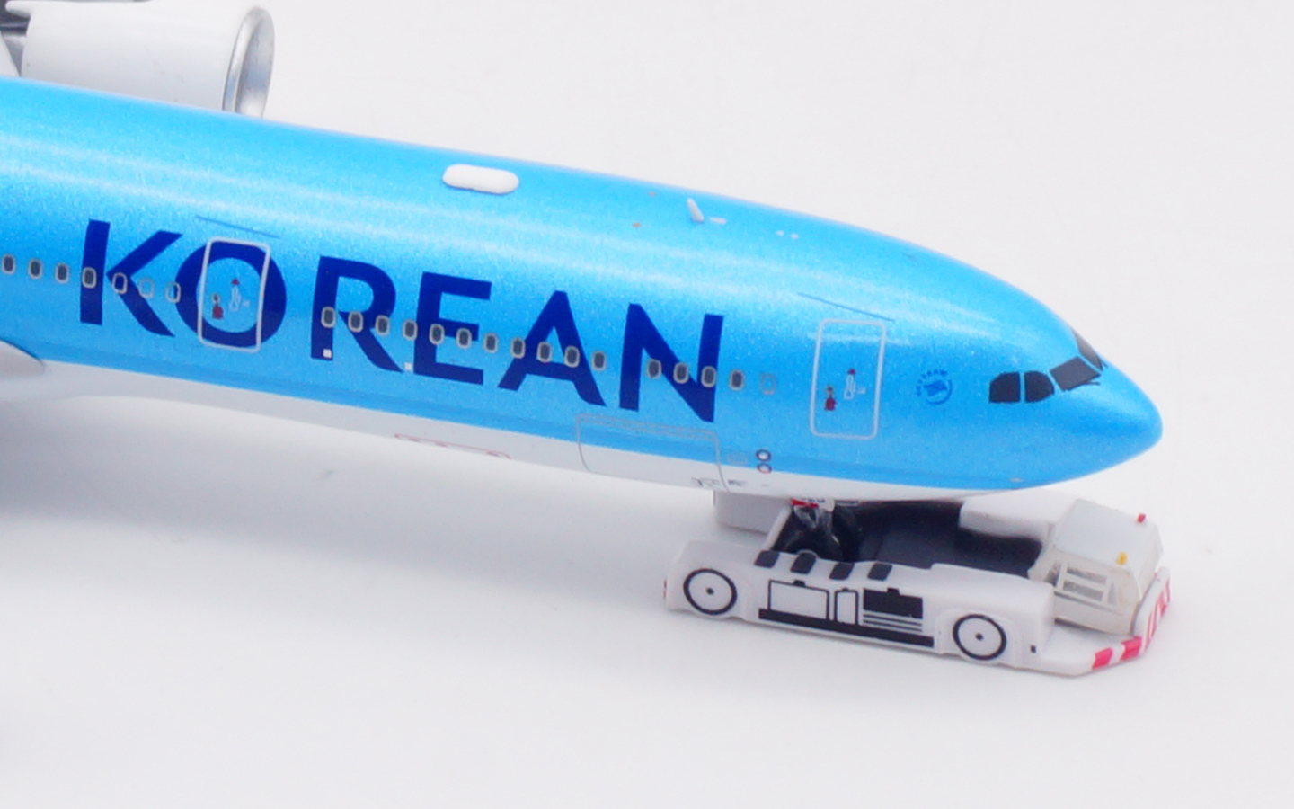 Aviation 400 1:400 Korean Air HL8025 Airbus A330-300 - Image 8
