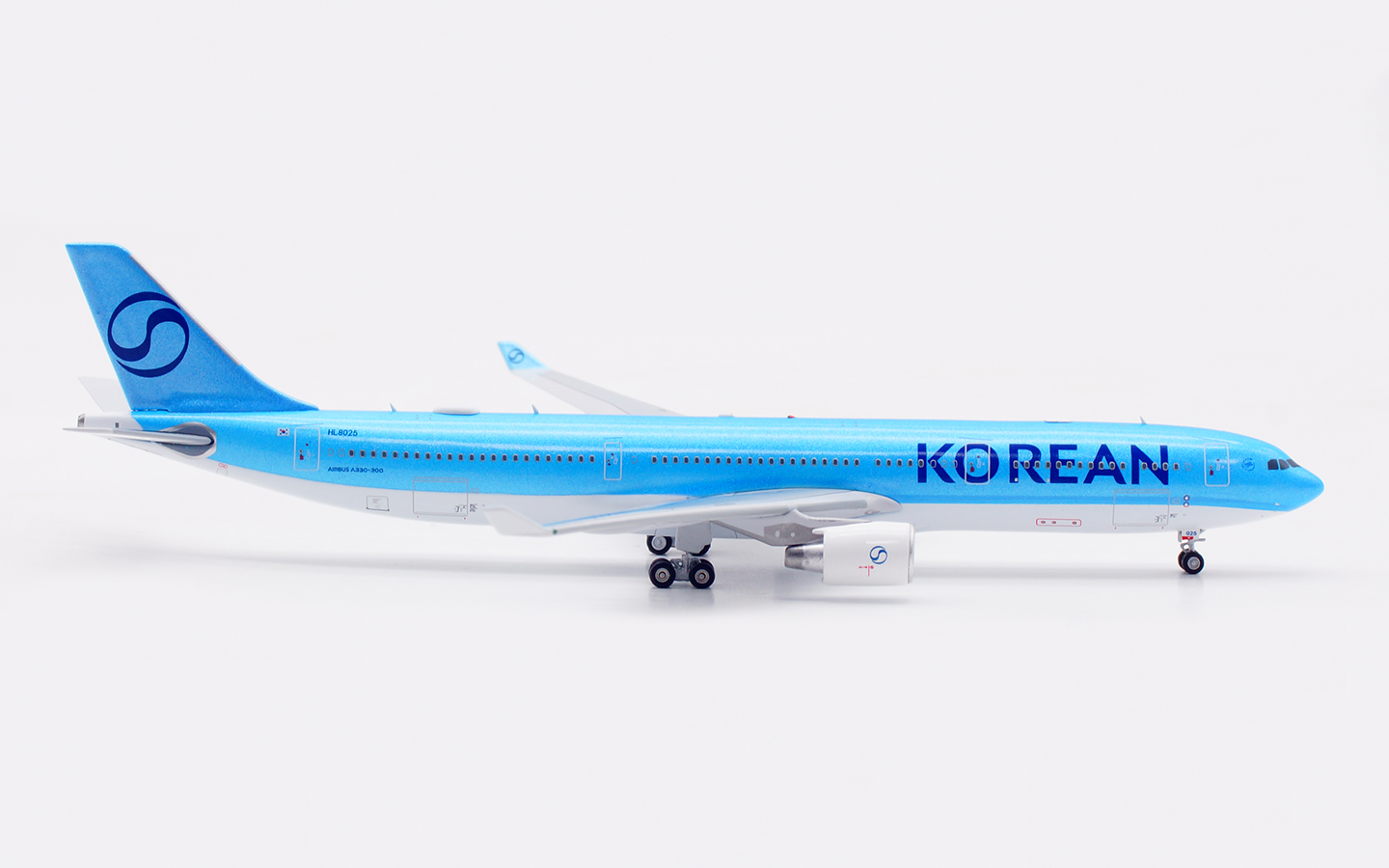 Aviation 400 1:400 Korean Air HL8025 Airbus A330-300 - Image 10