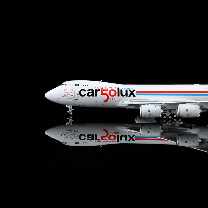 HX Models 1:400 Cargolux LX-VCC Boeing 747-8F - Bedfordshire