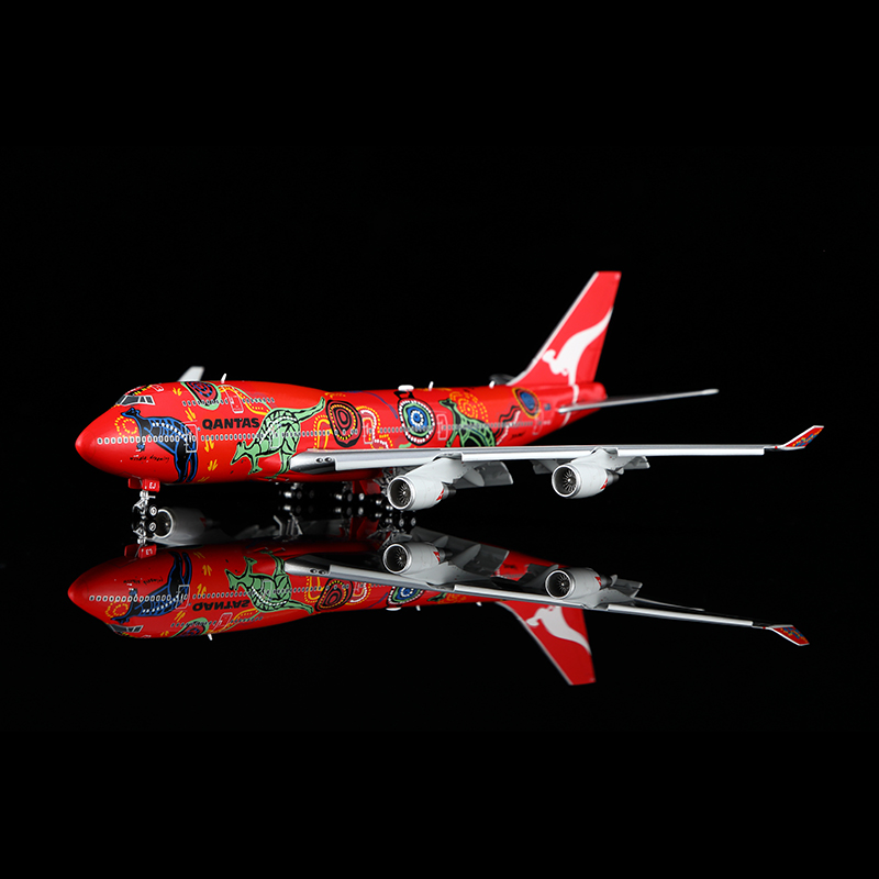 HX Models 1:400 Qantas Airways VH-OEJ Boeing 747-400 "FLAPS DOWN VERSION" - Image 3