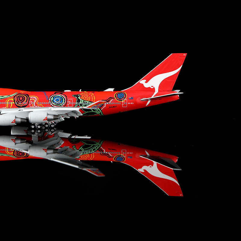HX Models 1:400 Qantas Airways VH-OEJ Boeing 747-400 "FLAPS DOWN VERSION" - Image 6