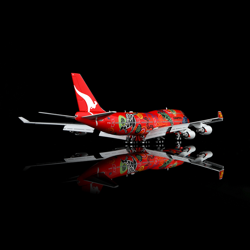 HX Models 1:400 Qantas Airways VH-OEJ Boeing 747-400 "FLAPS DOWN VERSION" - Image 8