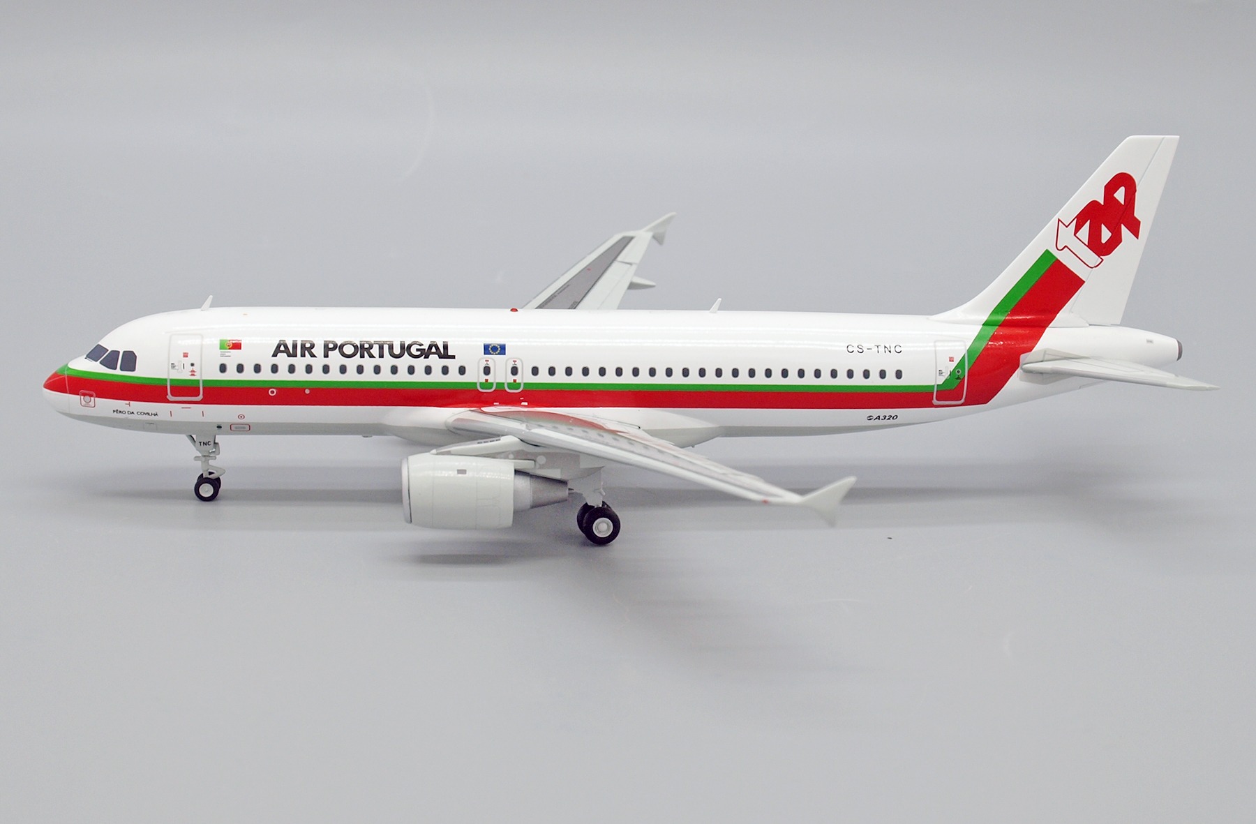 JC Wings 1:200 TAP Air Portugal CS-TNC Airbus A320-200 - Image 2