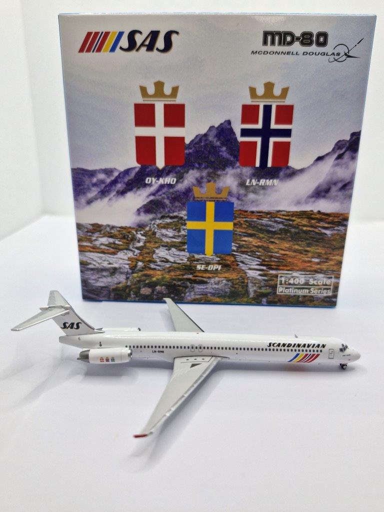 Phoenix 1:400 SAS Scandinavian Airlines LN-RMN McDonnell Douglas MD-82 - Image 2