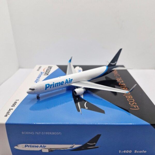 Phoenix 1:400 JAL Japan Airlines JA8985 Boeing 777-200