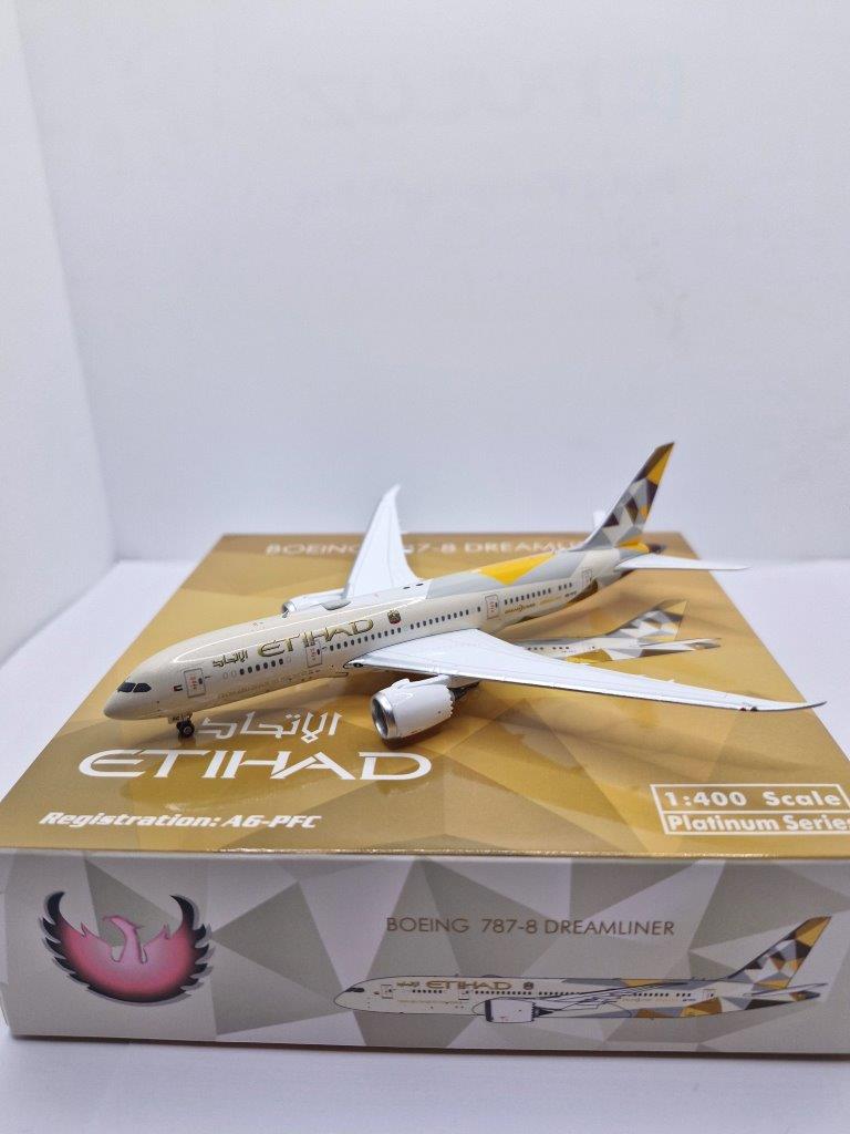Phoenix 1:400 Etihad / UAE Presidential Flight A6-PFC Boeing 787-8