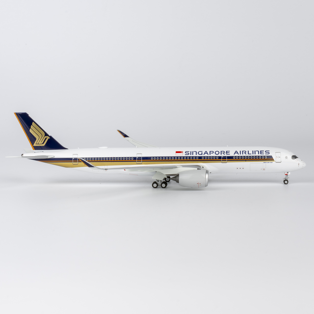 NG Models 1:400 Singapore Airlines 9V-SHE Airbus A350-900