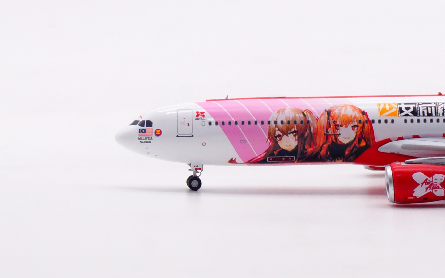 Aviation 400 1:400 Air Asia X 9M-XXB Airbus A330-300 - Image 4