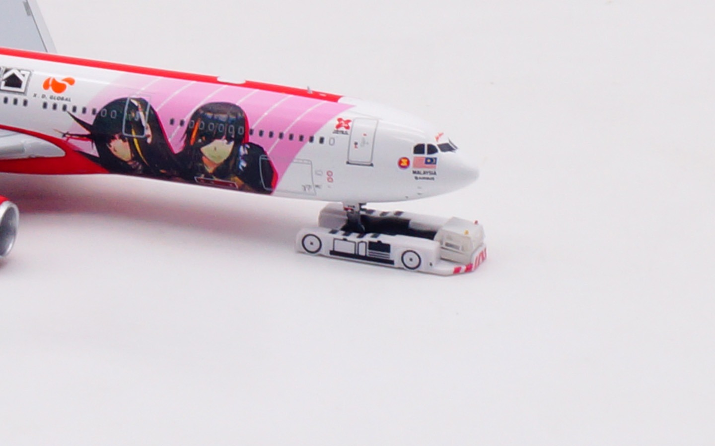 Aviation 400 1:400 Air Asia X 9M-XXB Airbus A330-300 - Image 11