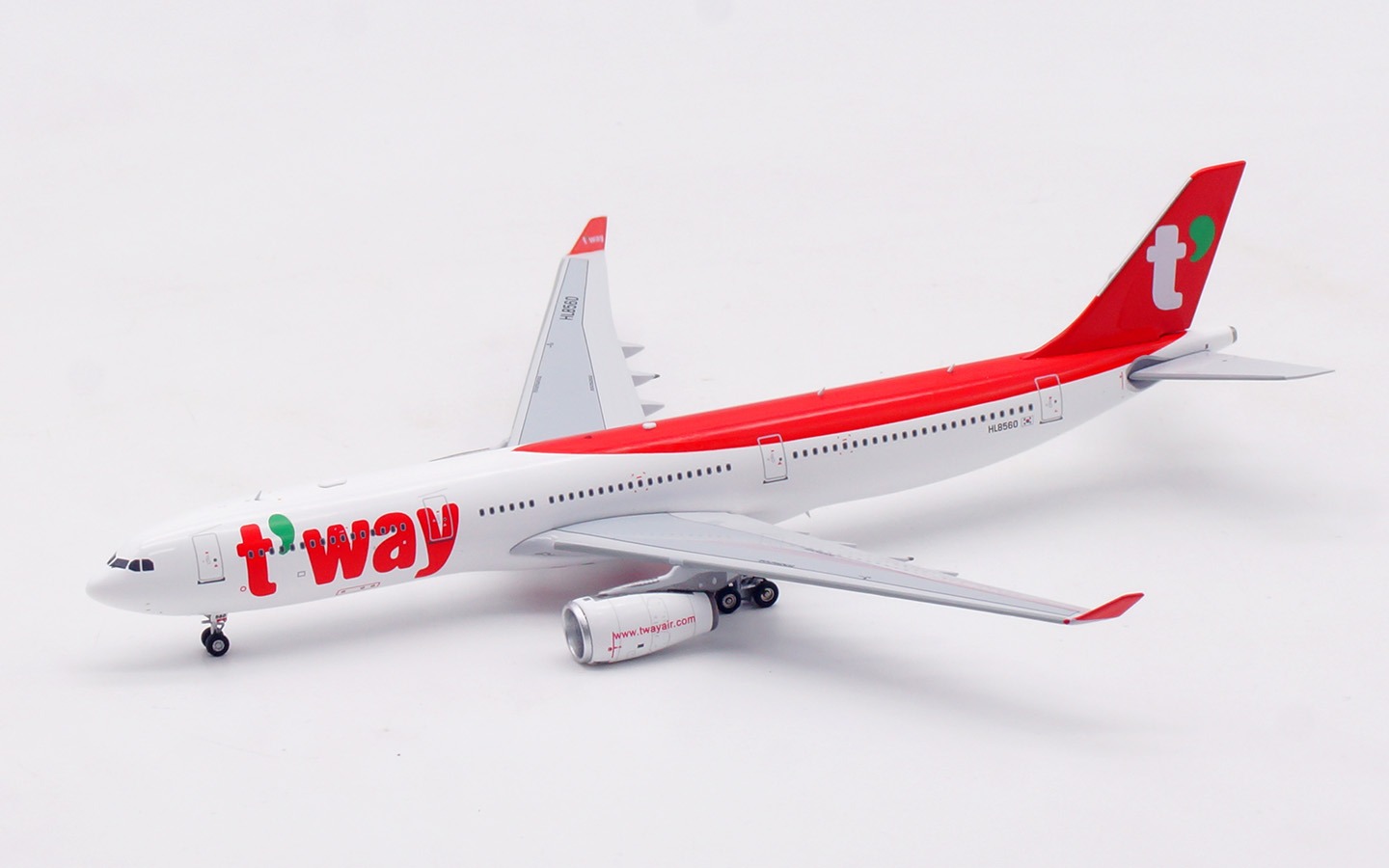 Aviation 400 1:400 T'Way Air HL8560 Airbus A330-300 - Image 2