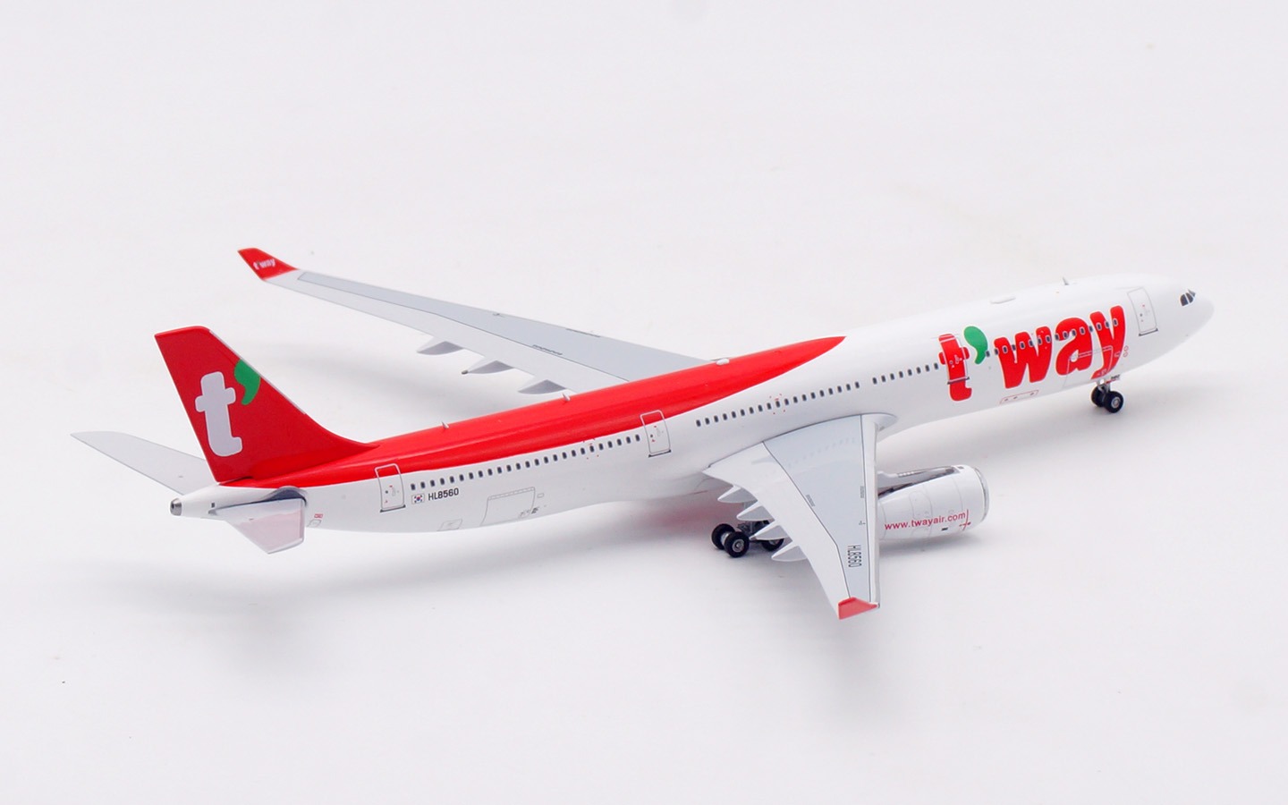 Aviation 400 1:400 T'Way Air HL8560 Airbus A330-300 - Image 4