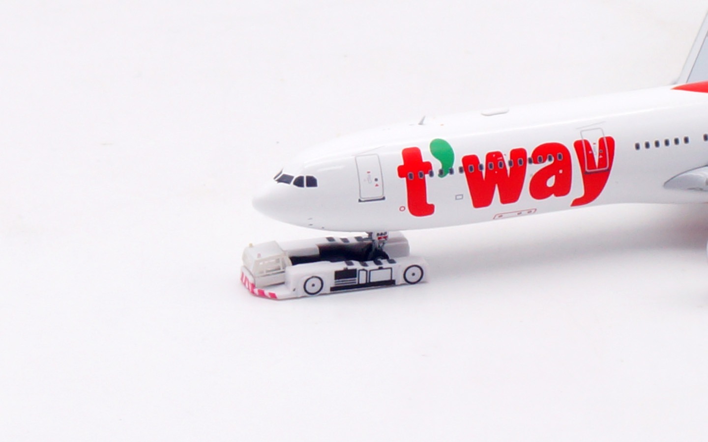 Aviation 400 1:400 T'Way Air HL8560 Airbus A330-300 - Image 6