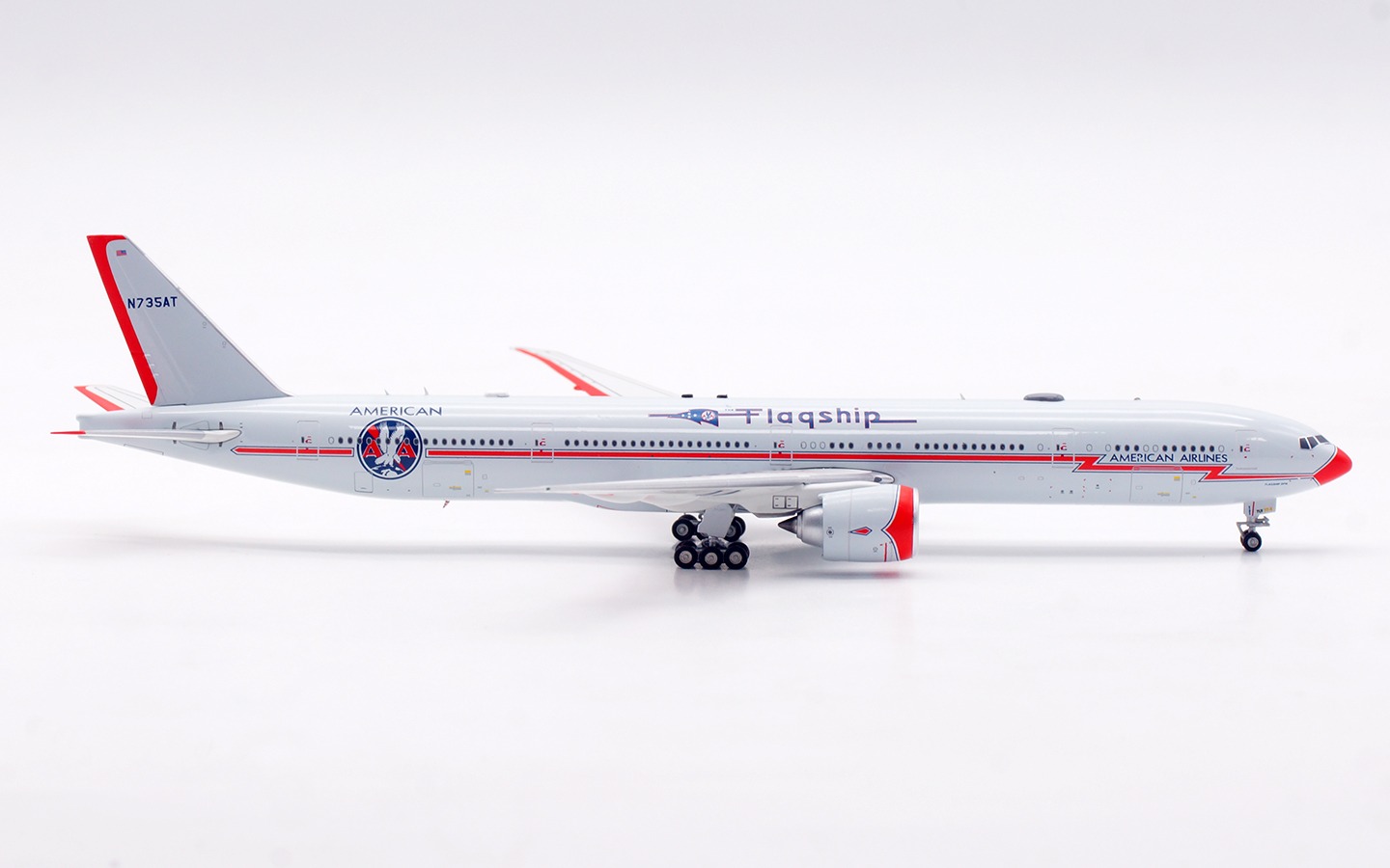 Aviation 400 1:400 American Airlines N735AT Boeing 777-300 - Image 9