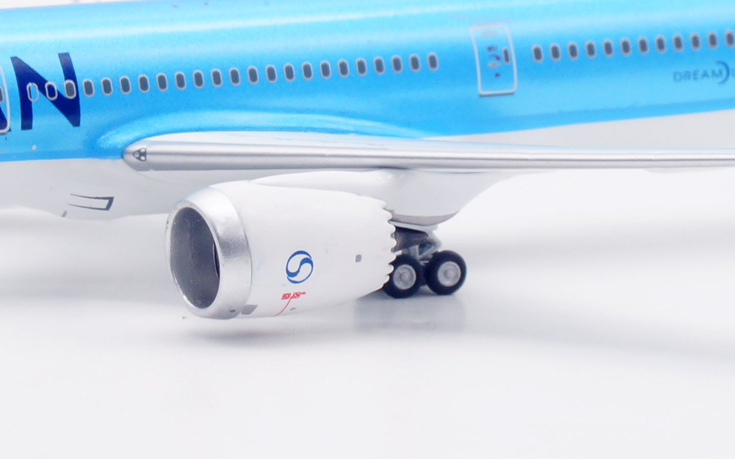 Aviation 400 1:400 Korean Air HL8081 Boeing 787-9 - Image 12