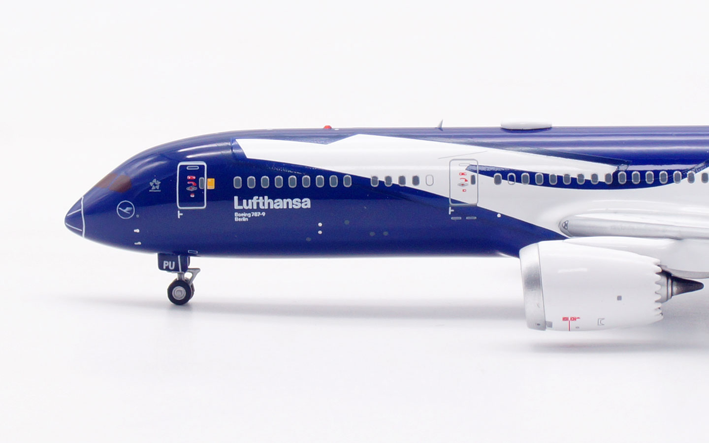 Aviation 400 1:400 Lufthansa D-ABPU Boeing 787-9 - Image 10