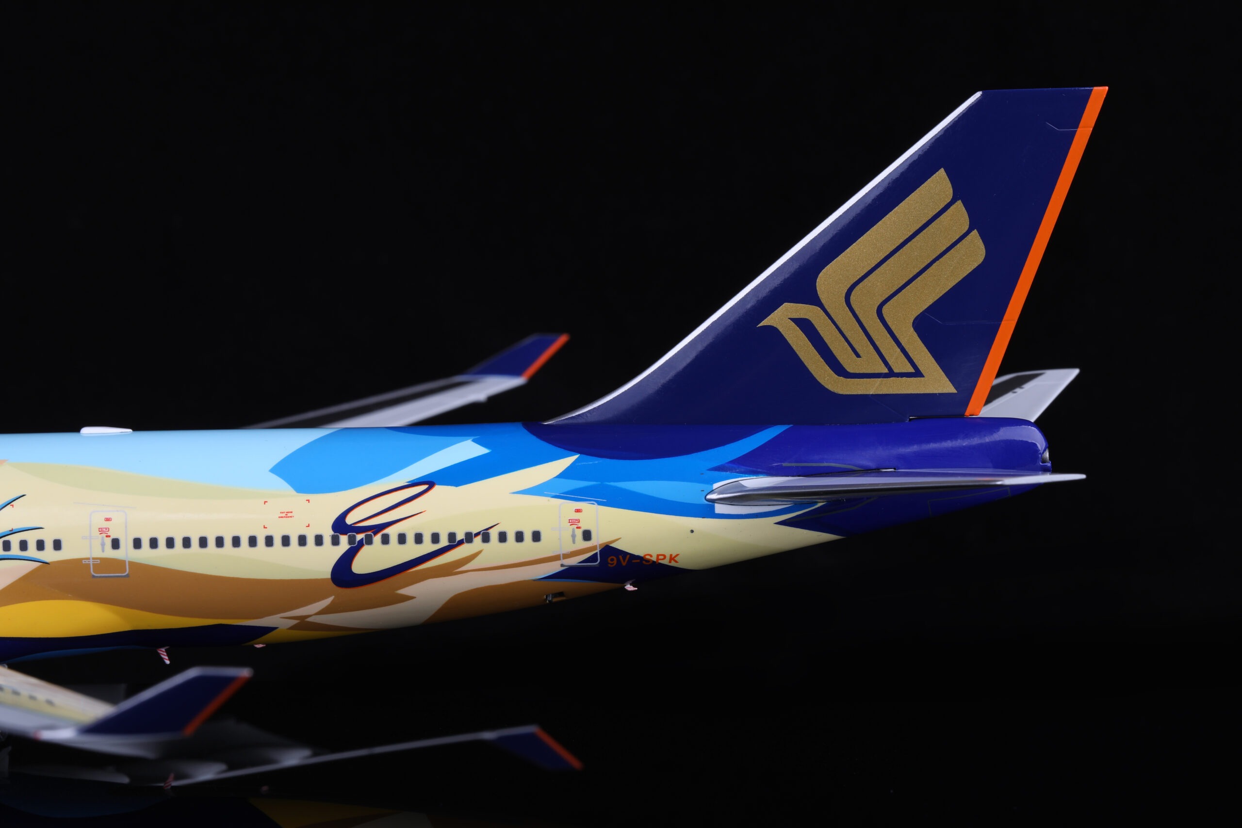 SQ Wings 1:200 Singapore Airlines 9V-SPK Boeing 747-400 - Image 5