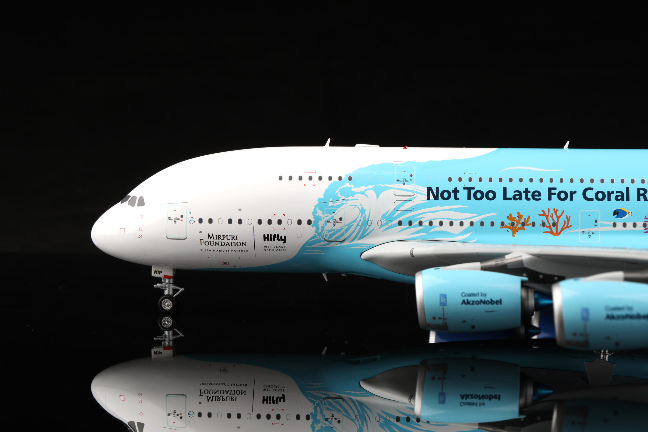 SQ Wings 1:200 HiFly Malta 9H-MIP Airbus A380-800 - Image 4