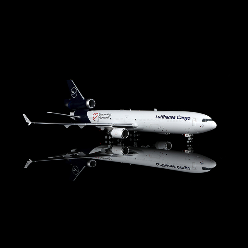 SQ Wings 1:200 Lufthansa Cargo D-ALCC McDonnell Douglas MD-11F - Image 4