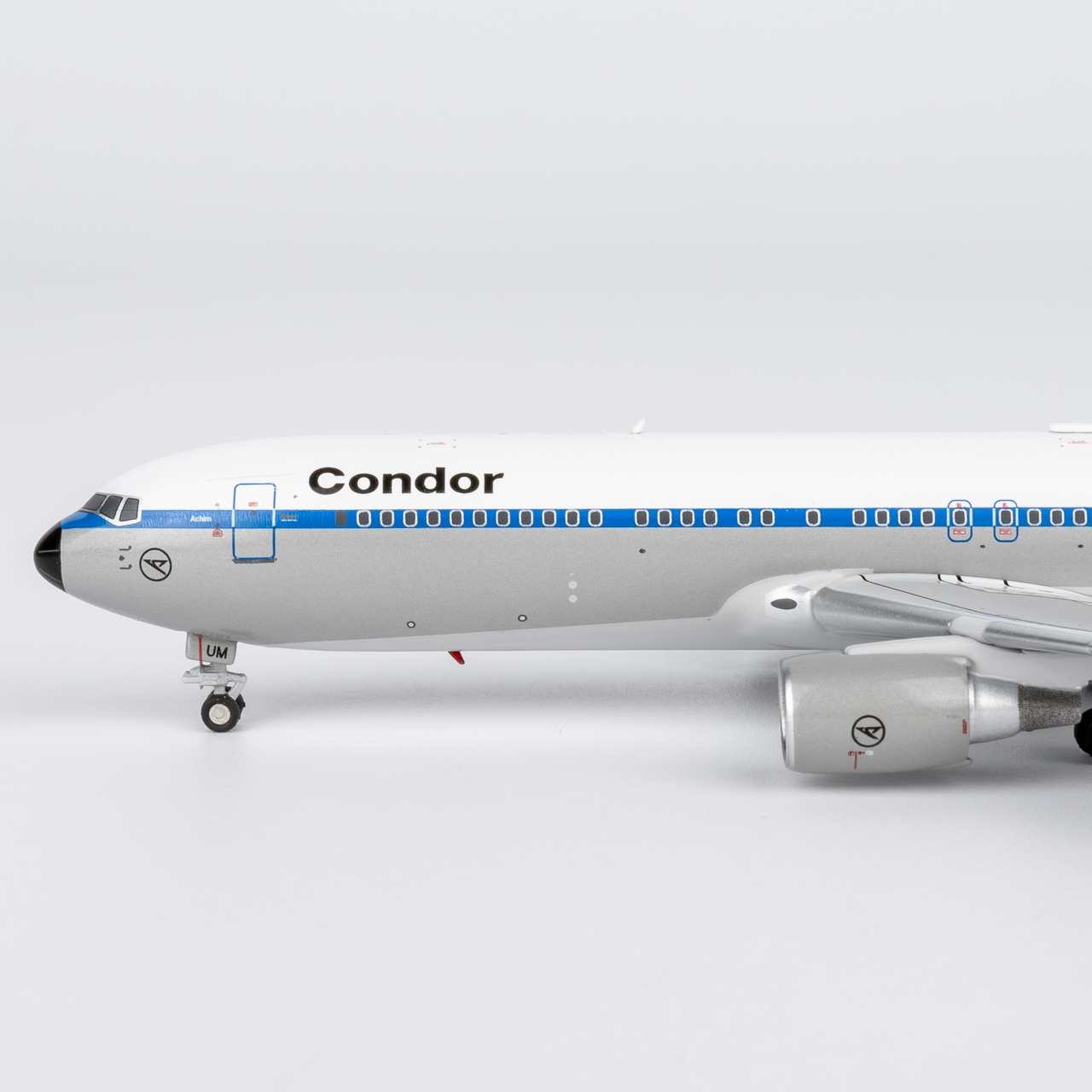 NG Models 1:400 Condor D-ABUM Boeing 767-300W - Image 3