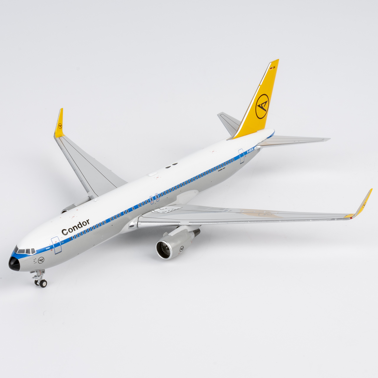 NG Models 1:400 Condor D-ABUM Boeing 767-300W - Image 5