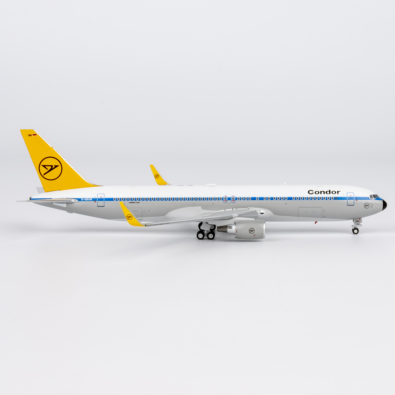 NG Models 1:400 Condor D-ABUM Boeing 767-300W - Image 6