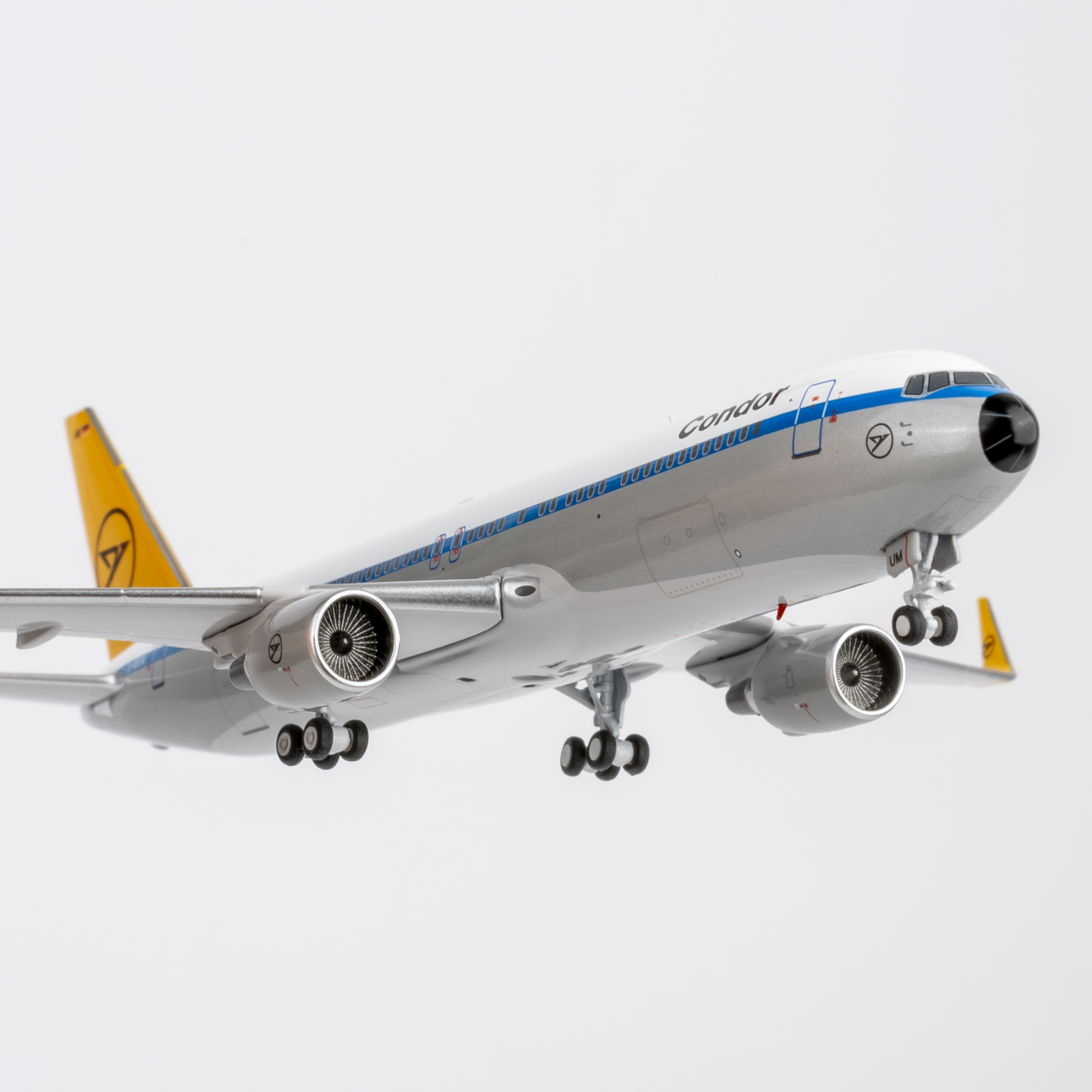 NG Models 1:400 Condor D-ABUM Boeing 767-300W - Image 7