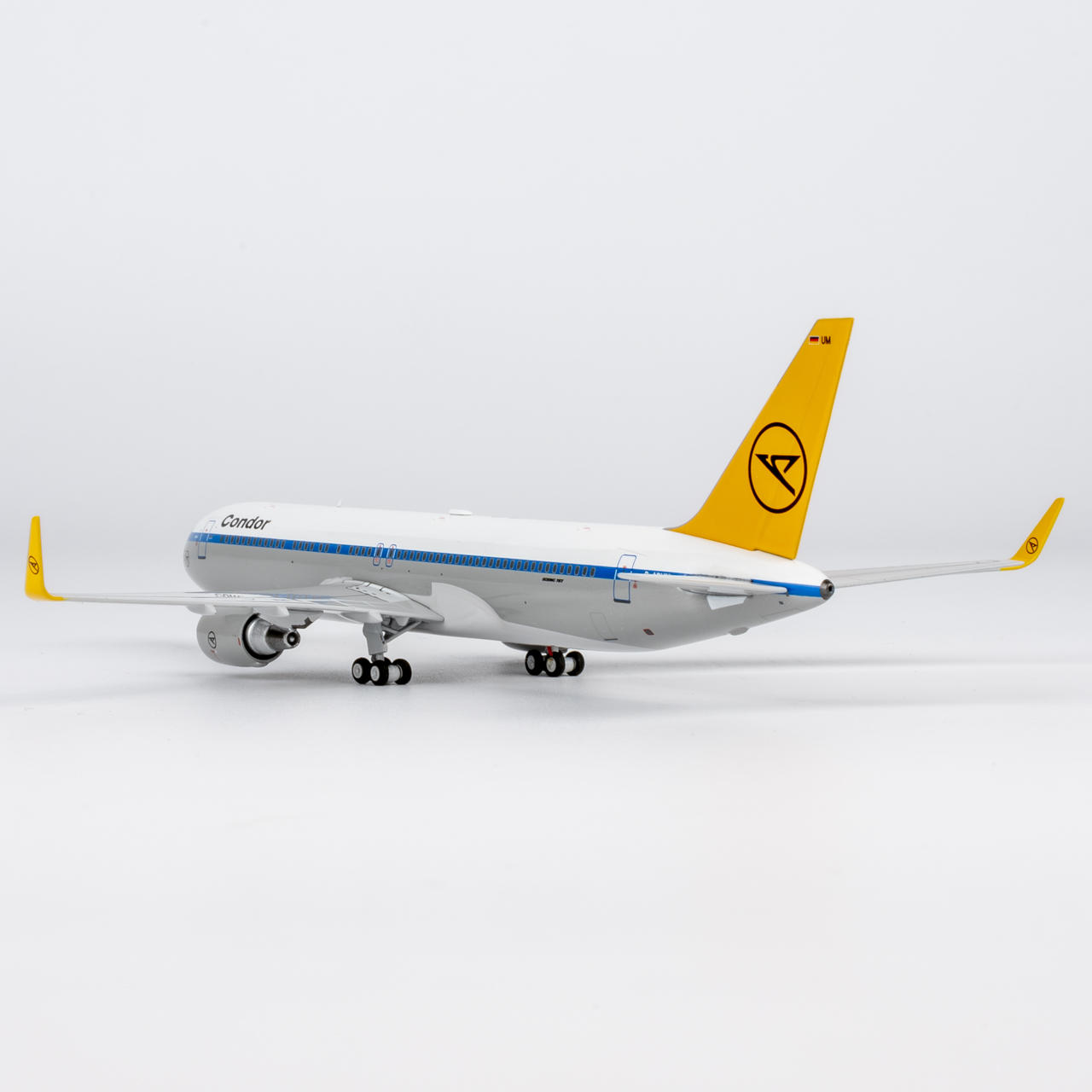 NG Models 1:400 Condor D-ABUM Boeing 767-300W - Image 9