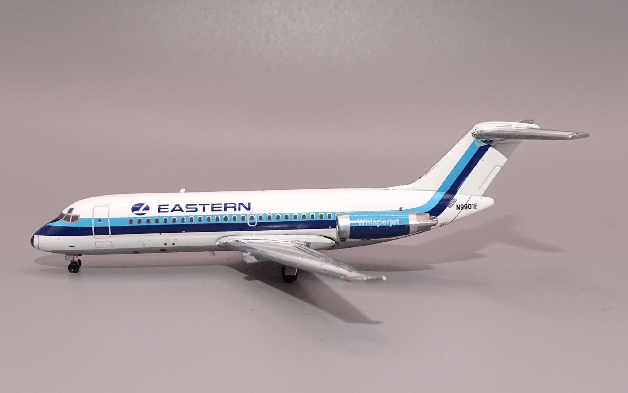 V1 400 1:400 Eastern Airlines N8901E Douglas DC-9-14 - Image 2