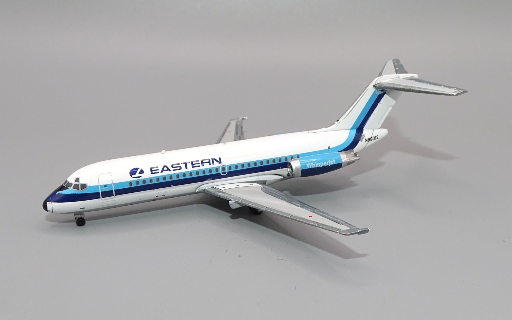 V1 400 1:400 Eastern Airlines N8901E Douglas DC-9-14 - Image 3
