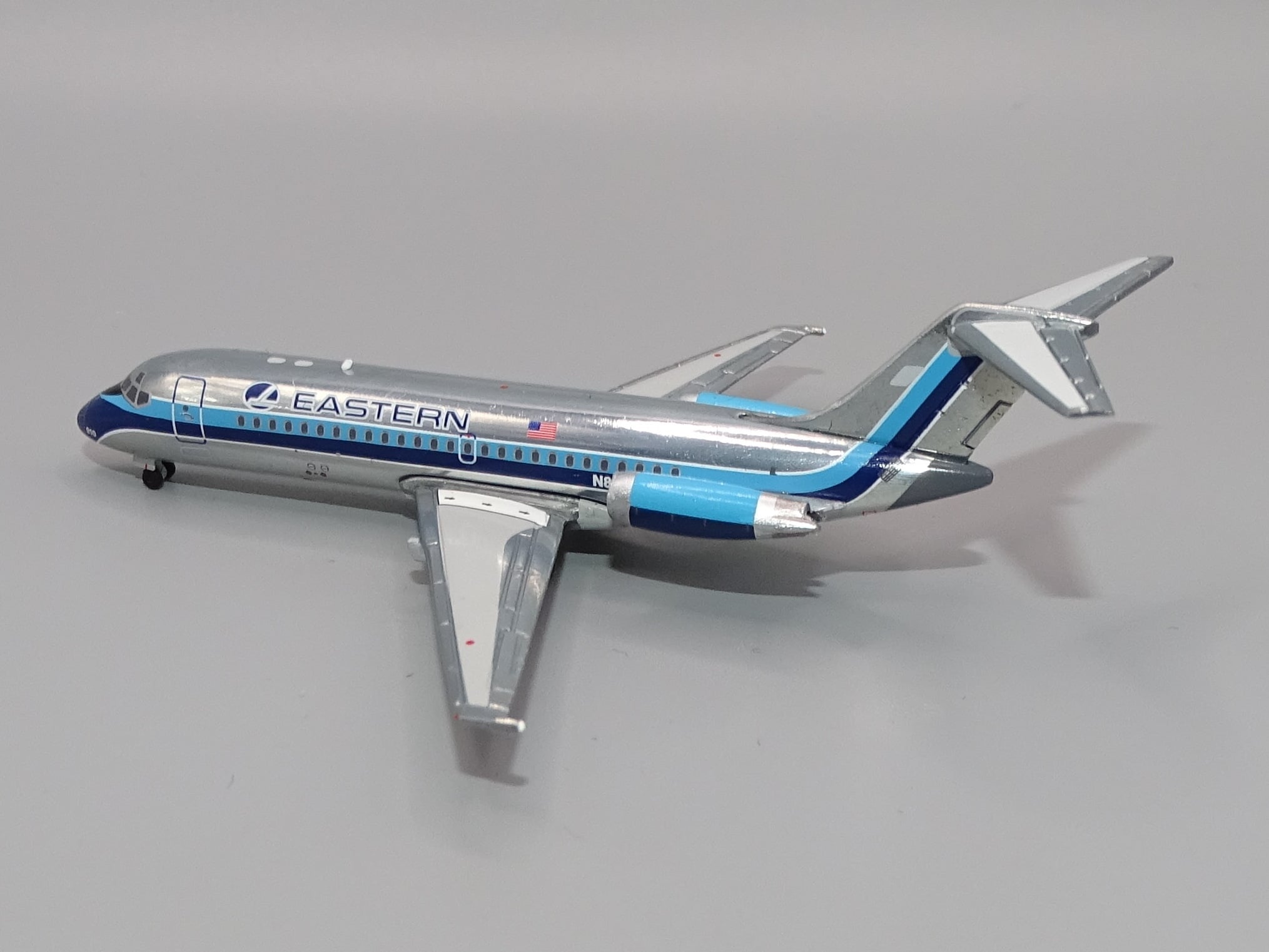V1 400 1:400 Eastern Airlines N8910E Douglas DC-9-14 *** AWAITING RE-STOCK *** - Image 6