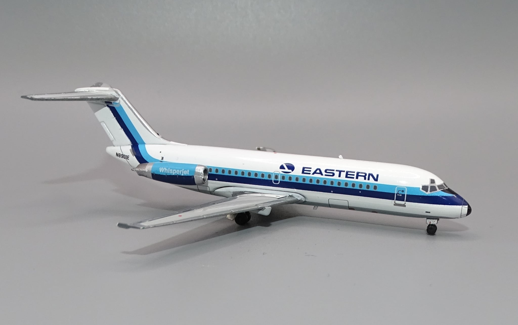 V1 400 1:400 Eastern Airlines N8901E Douglas DC-9-14 - Image 5