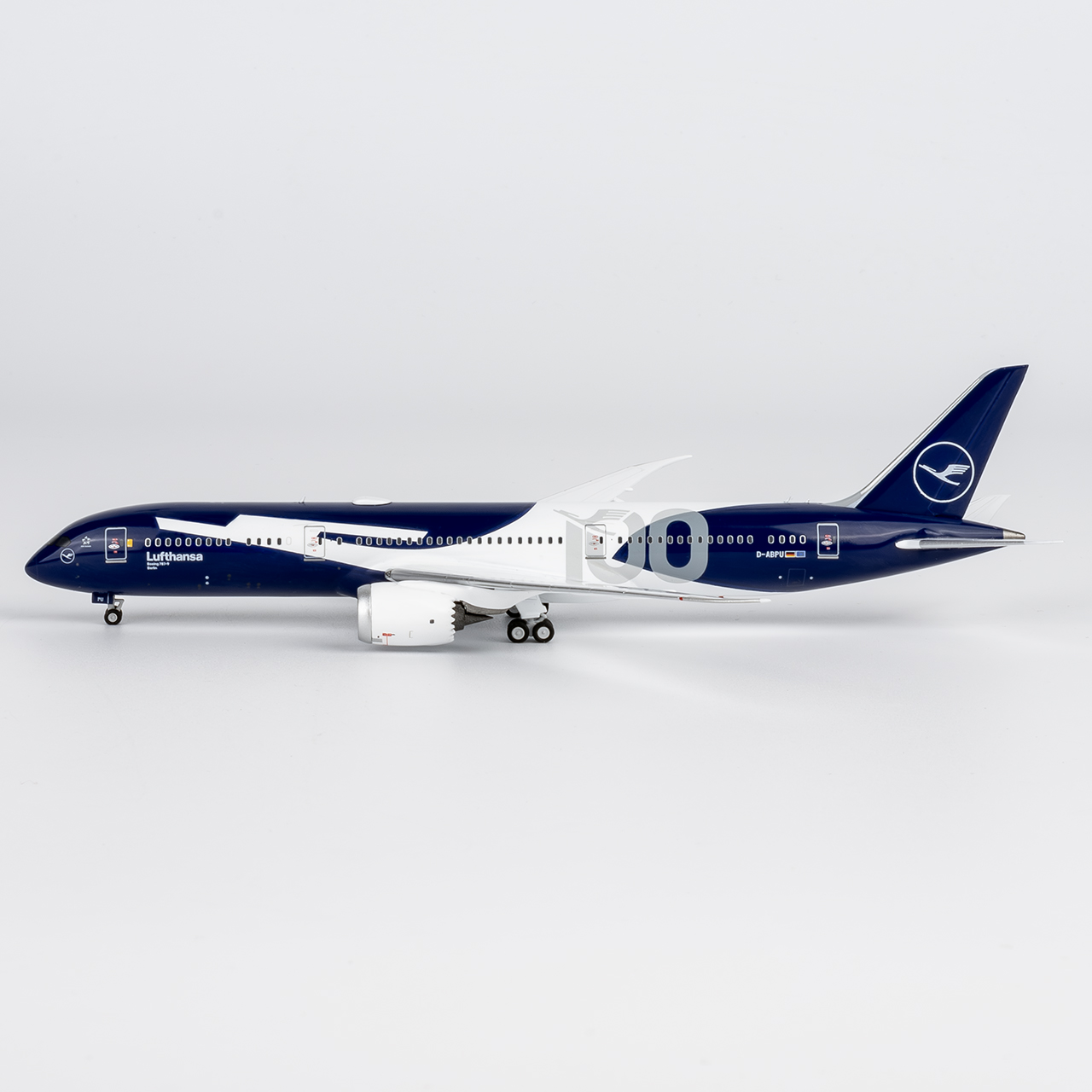 NG Models 1:400 Lufthansa D-ABPU Boeing 787-9 - Image 2