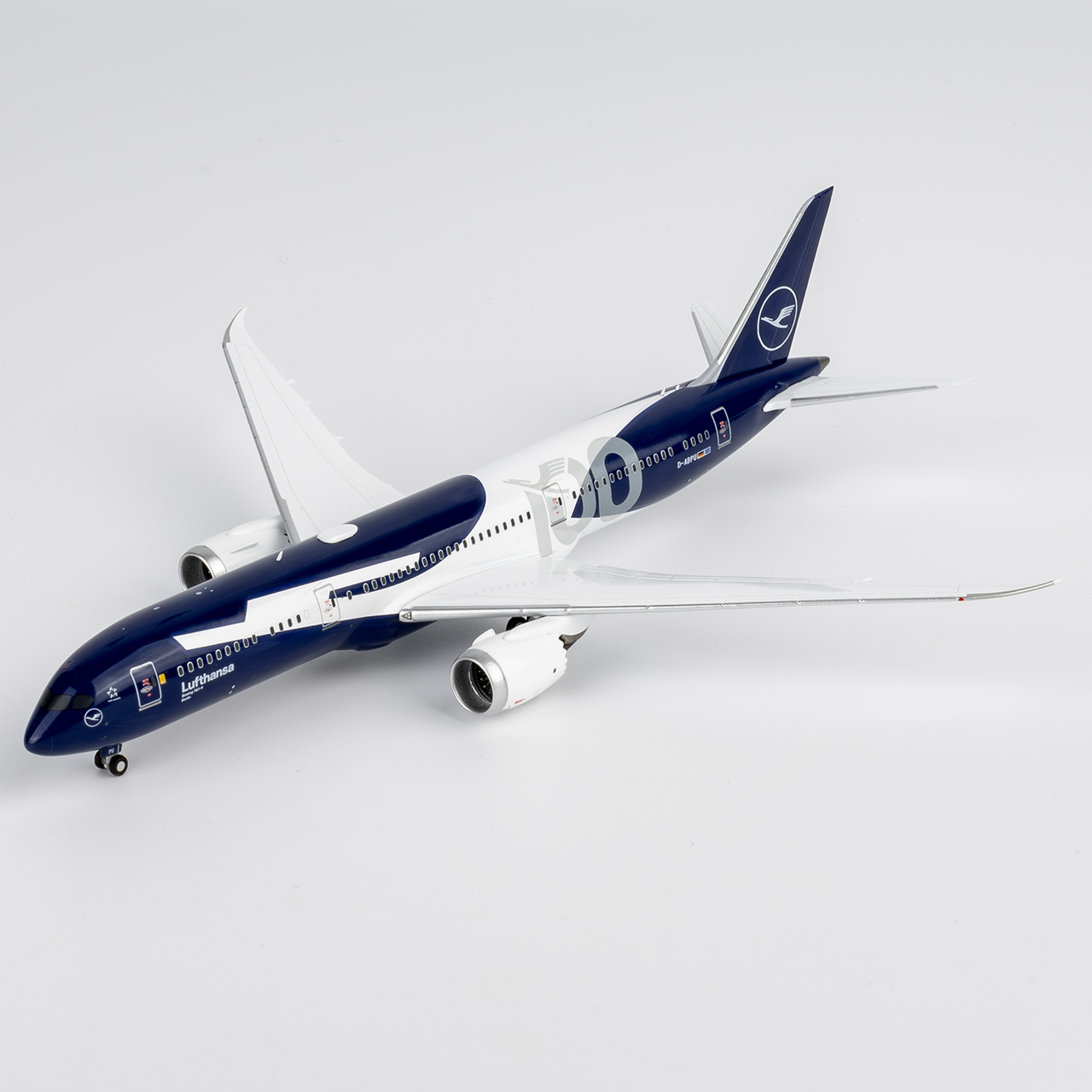 NG Models 1:400 Lufthansa D-ABPU Boeing 787-9 - Image 5