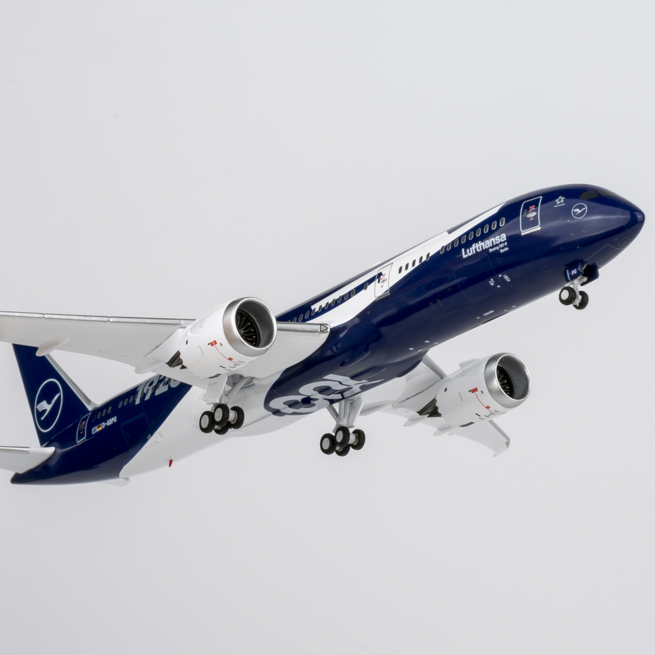 NG Models 1:400 Lufthansa D-ABPU Boeing 787-9 - Image 9