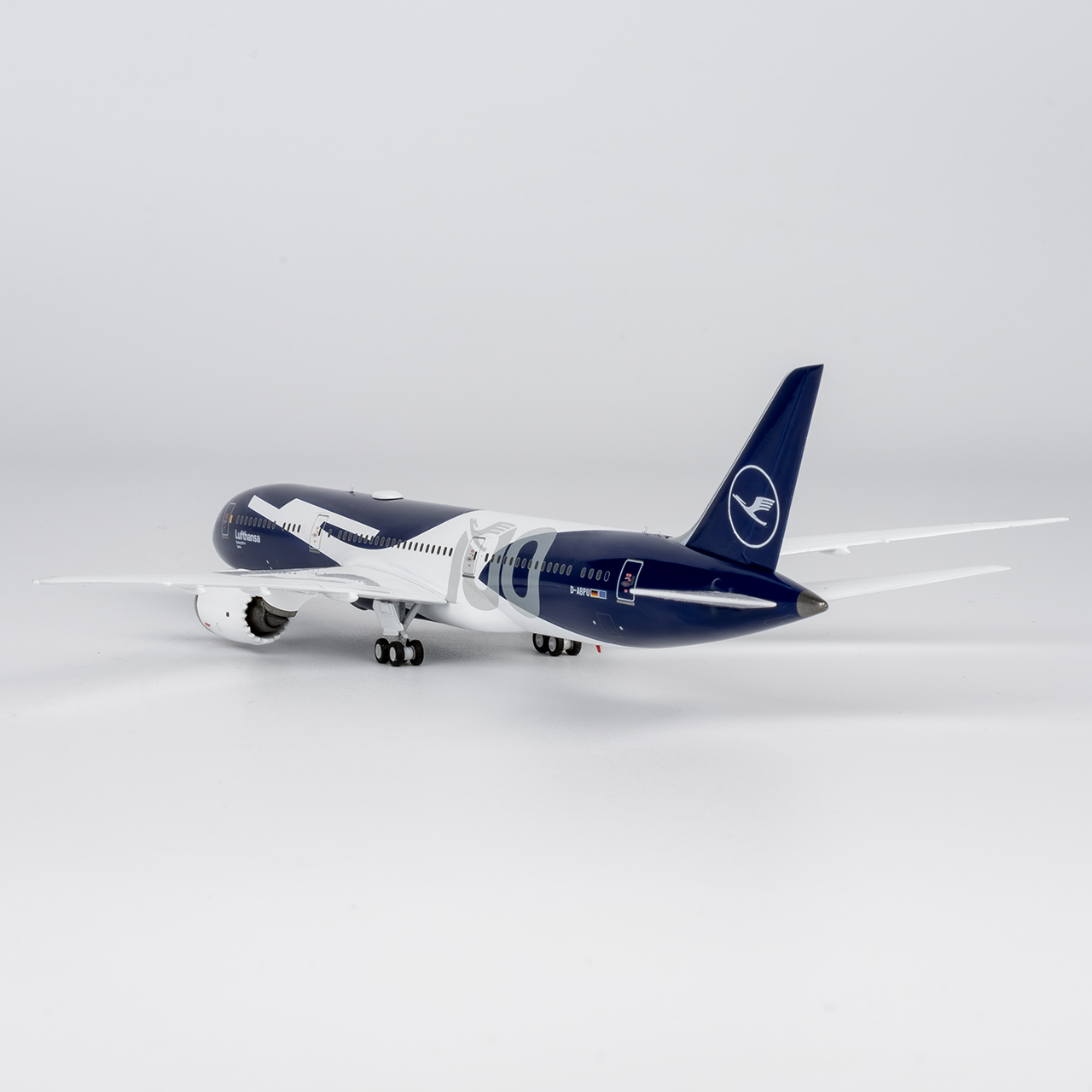 NG Models 1:400 Lufthansa D-ABPU Boeing 787-9 - Image 10