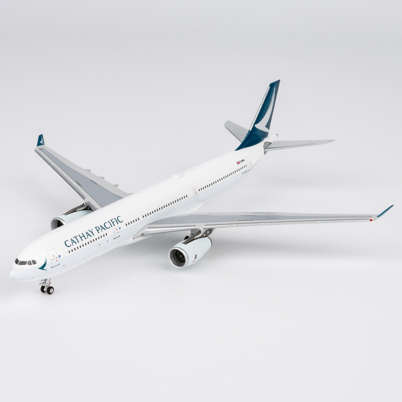 NG Models 1:400 Cathay Pacific Airways B-LAN Airbus A330-300 - Image 5