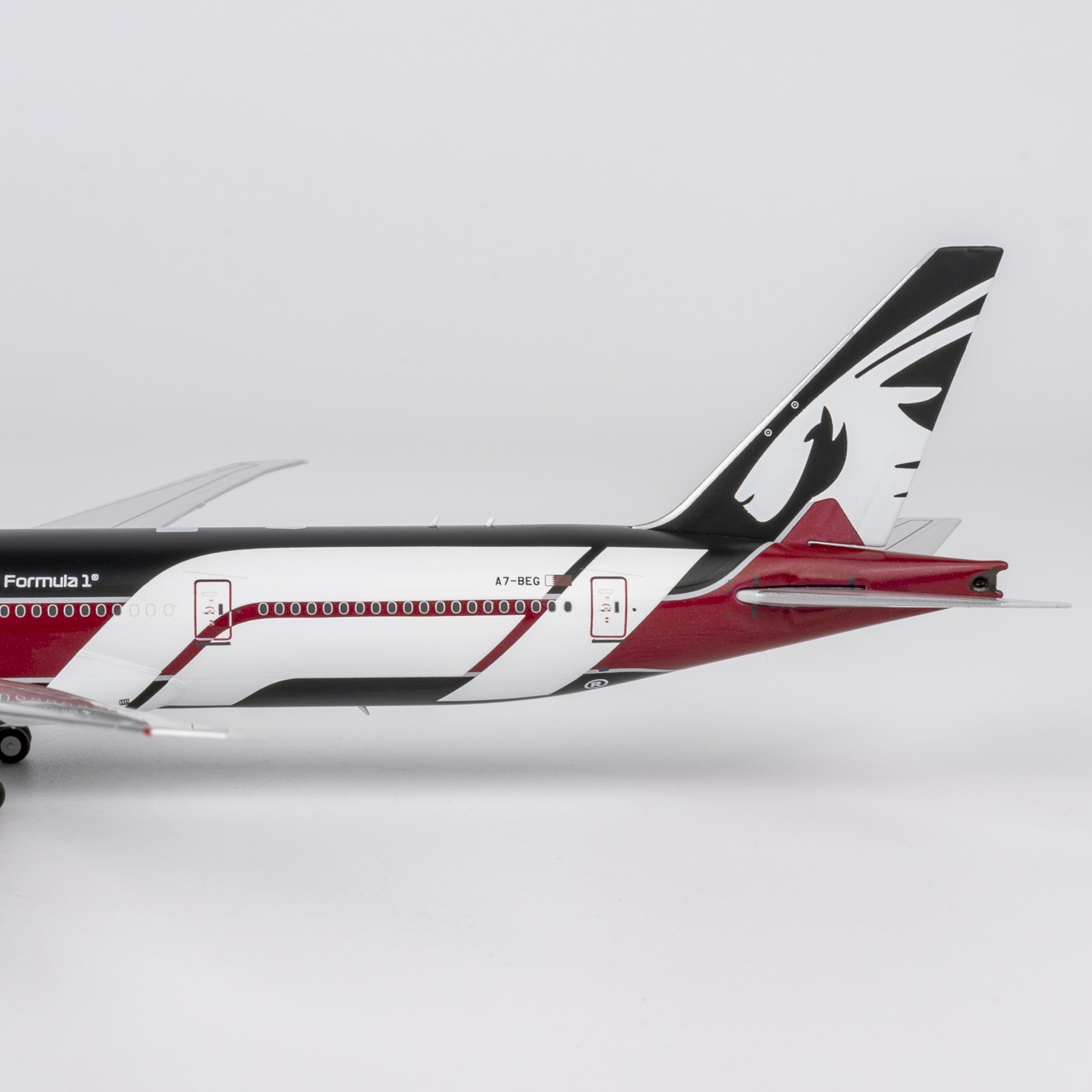 NG Models 1:400 Qatar Airways A7-BEG Boeing 777-300 - Image 4