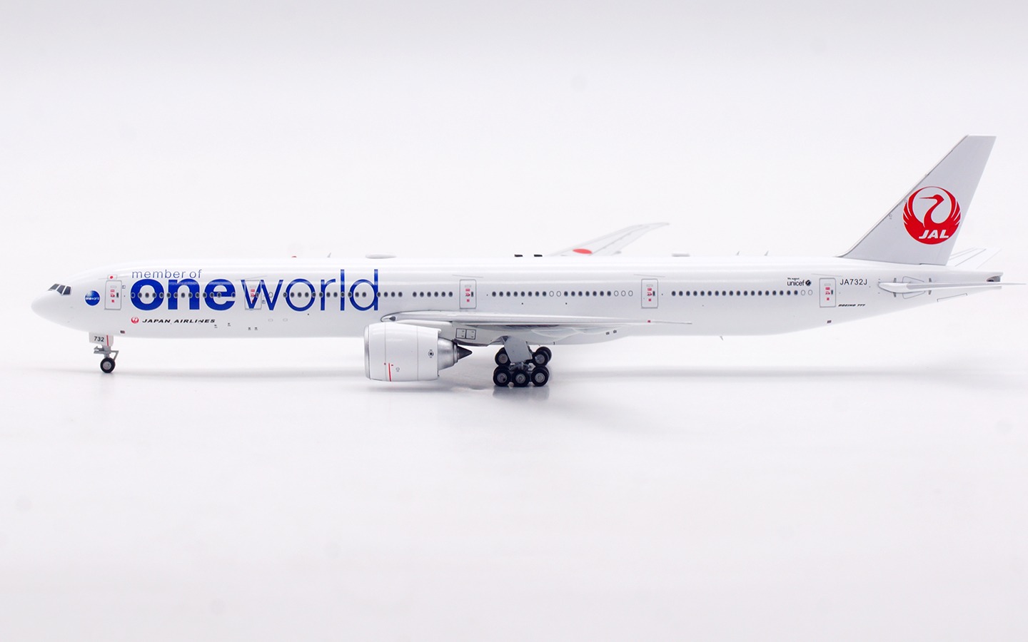 Aviation 400 1:400 JAL Japan Airlines JA732J Boeing 777-300