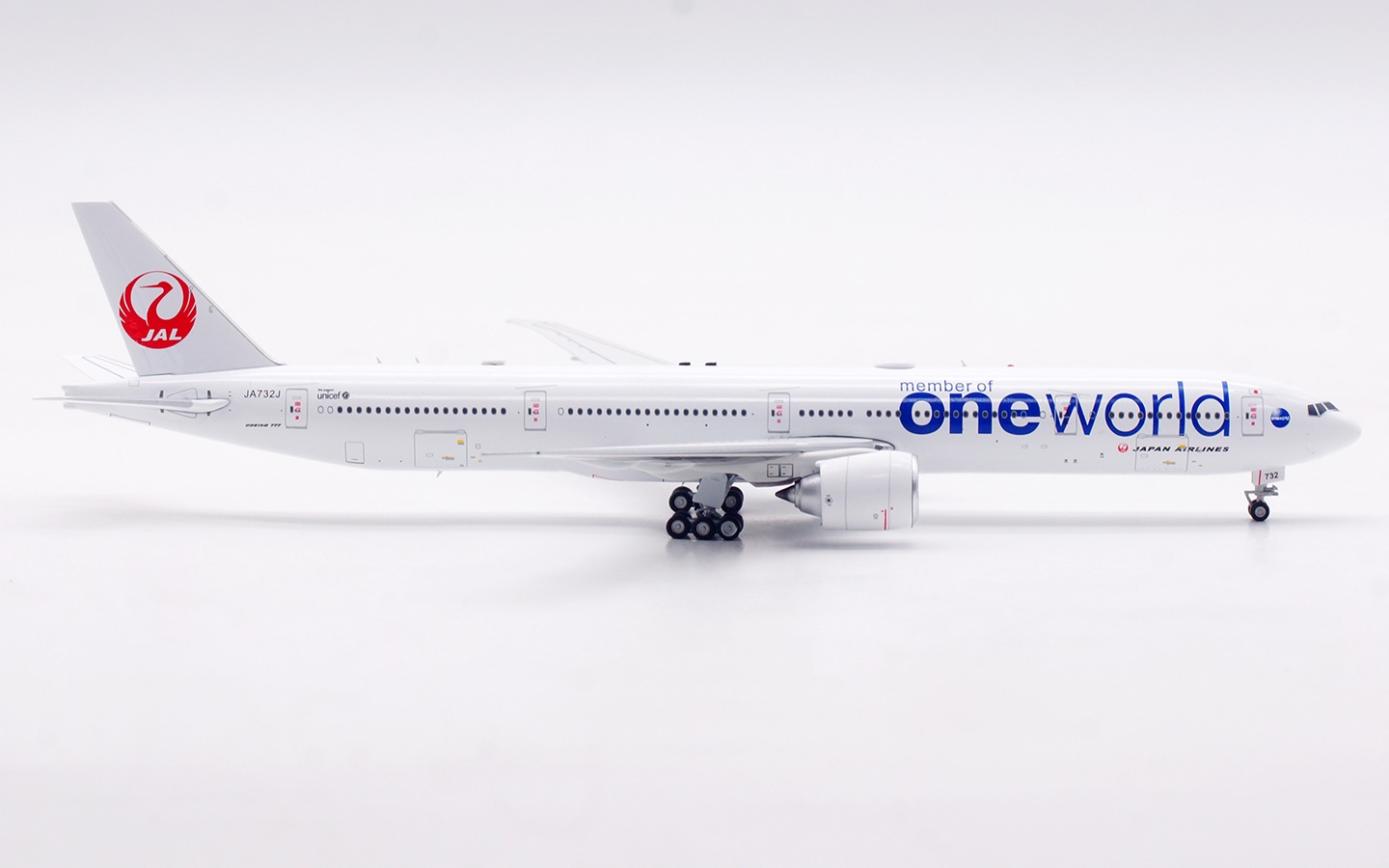 Aviation 400 1:400 JAL Japan Airlines JA732J Boeing 777-300