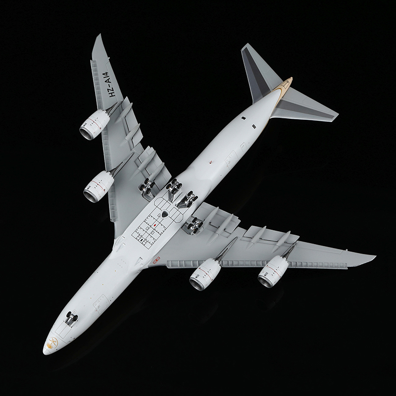 HX Models 1:400 Saudi Arabian Airlines Cargo HZ-AI3 Boeing 747-8F