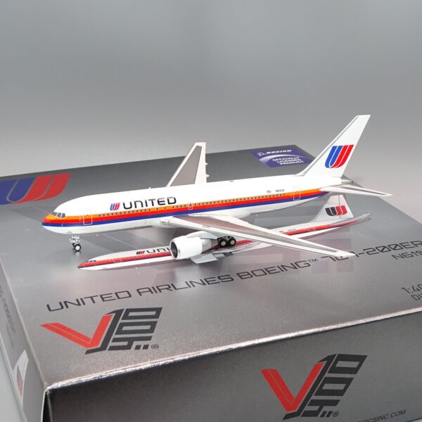 V1 400 1:400 United Airlines N611UA Boeing 767-200  *** AWAITING RE-STOCK ***