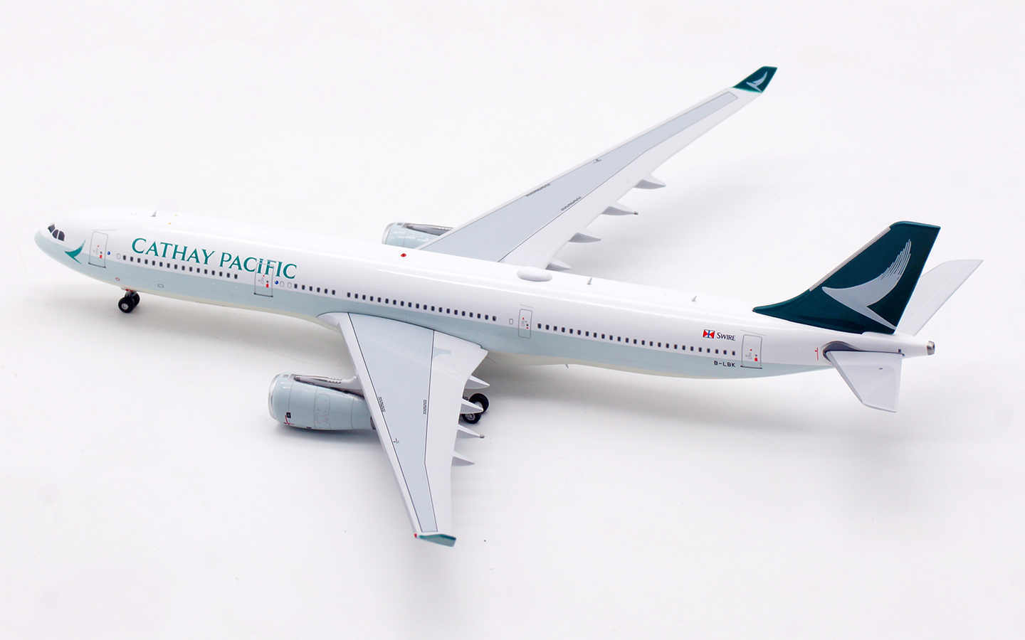 Aviation 400 1:400 Cathay Pacific Airways B-LBK Airbus A330-300 - Image 2