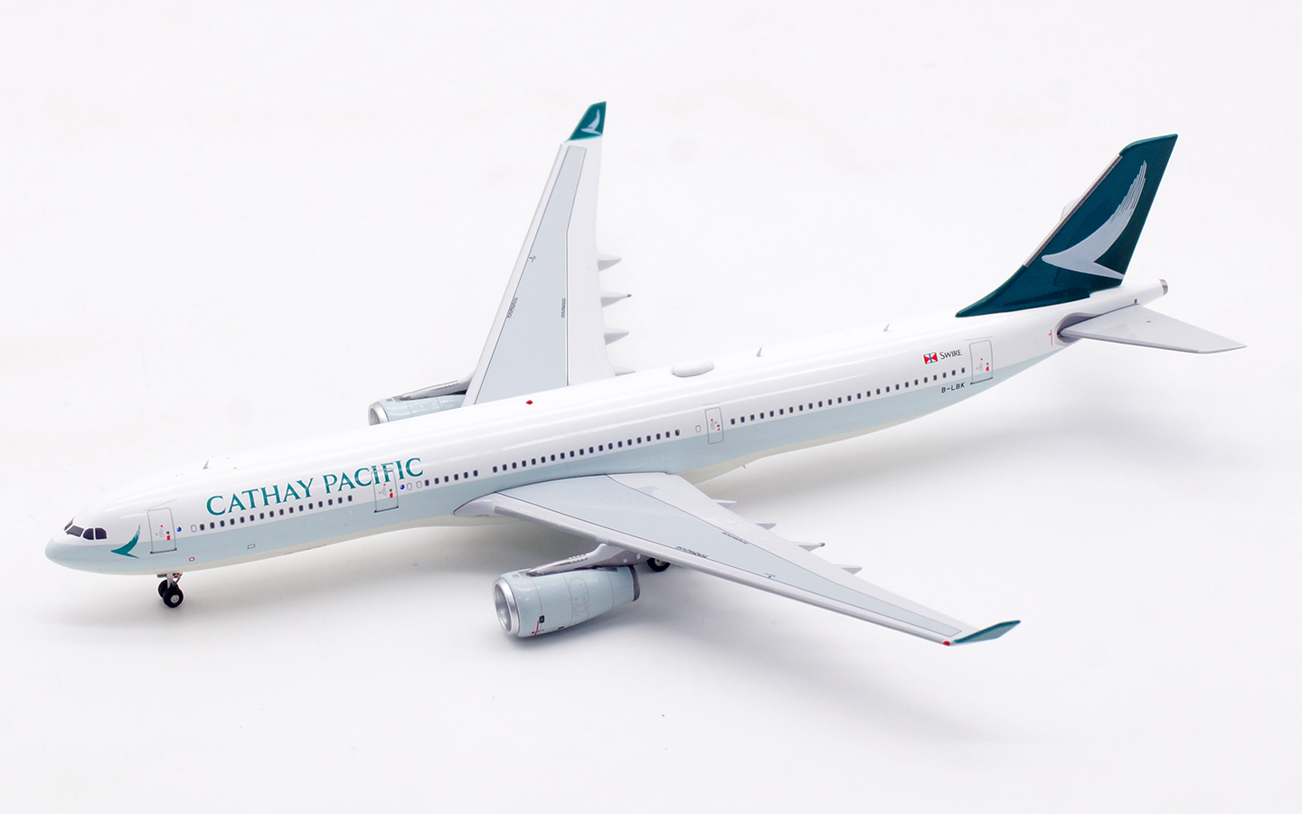 Aviation 400 1:400 Cathay Pacific Airways B-LBK Airbus A330-300 - Image 4