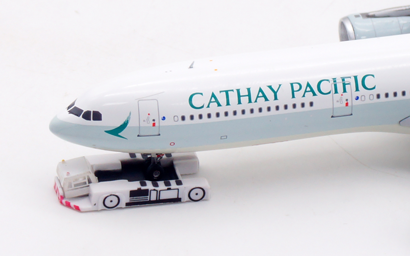 Aviation 400 1:400 Cathay Pacific Airways B-LBK Airbus A330-300 - Image 7